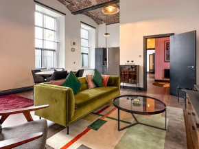 Pass the Keys Luxury 2BR Apartment 5 minutes from City Centre